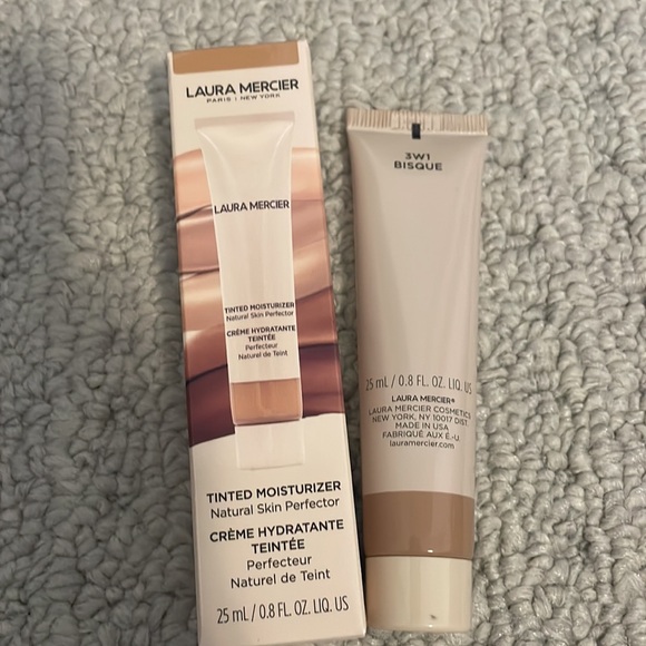 Laura Mercier tinted moisturizer 4w1 bisque - Picture 2 of 3